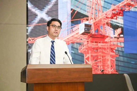 1757901058185537.jpg 徐凡.jpg