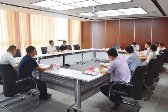 座谈会.jpg