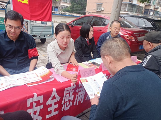 安徽百先律师事务所：该所律师参加由蜀山区西园街道岳西新村社区开展的“六情”专题活动.jpg
