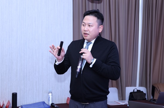 李东.jpg