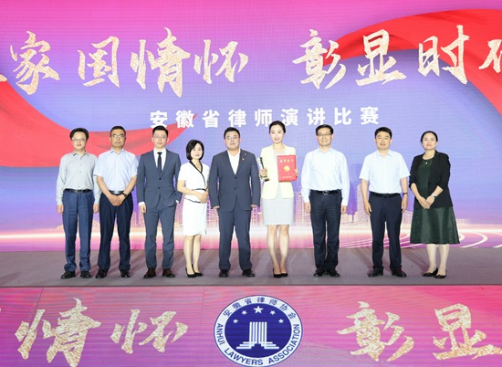 合影.jpg