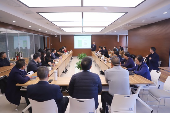 举办环境法律服务产品研发及推广研讨会.jpg