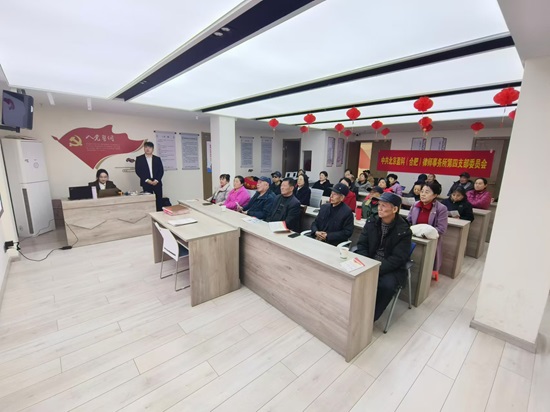 北京盈科（合肥）律师事务所：该所律师联合亳州路司法所共同为辖区老人开展宪法和反诈普法宣讲活动.jpg