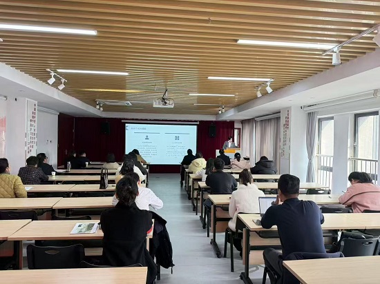 安徽中谊诚律师事务所：该所律师前往包河区方兴社区开展“企业风险防范”专项讲座.jpg