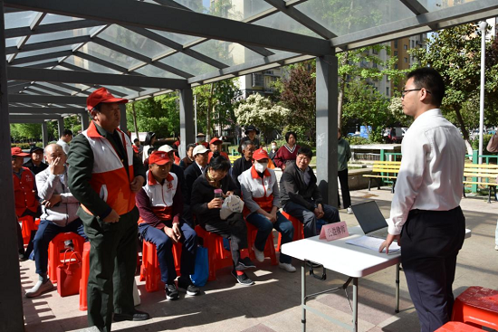 北京隆安（合肥）律师事务所：该所律师在包河区滨湖世纪社区和园社区活动广场举办“415全民国家安全教育日”普法宣传活动.png