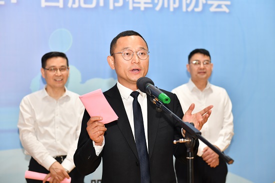 黄奥.jpg
