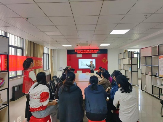 北京两高（合肥）律师事务所：该所律师联合肥西县上派镇肥光社区新时代文明实践站等单位前往肥光社区开展“共学民法典，同筑幸福家”主题活动.jpg
