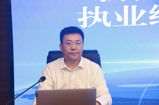 许文春授课.jpg